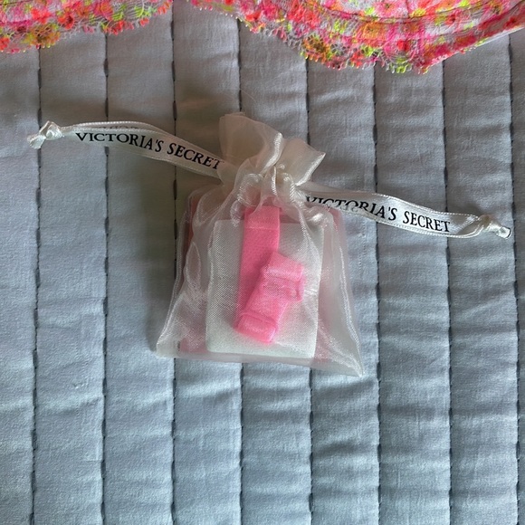 Victoria’s Secret Dream Angels strapless multi-way bra size 32DDD NWOT - Picture 2 of 8